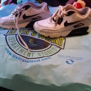 Nike air max white/black youth size 5y
